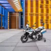 Elektrischer Polizeimotor BMW blau
