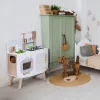 Spielküche aus Holz mit Backofen, Spüle und Küchenzubehör